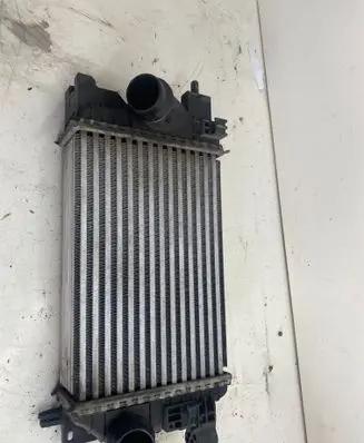 Opel Meriva B Intercooler radiator W6830001 560961104 13337687