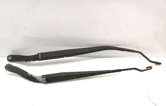 Chevrolet Captiva Front wiper blade arm