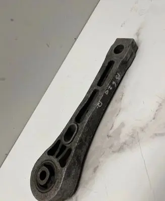Volkswagen PASSAT B6 Engine mount bracket 3C0199855A