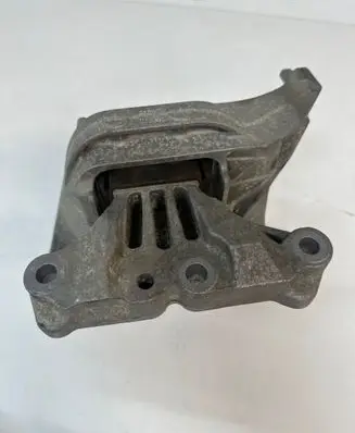 Peugeot 308 Engine mount bracket 4A103720 AIS19C03