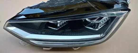 Volkswagen Golf Sportsvan Headlight/headlamp