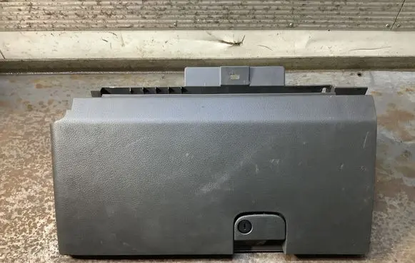 Nissan X-Trail T30 Glove box 68520EQ400 68520EQ410