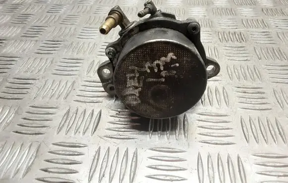 Opel Meriva B Vacuum pump 55193232