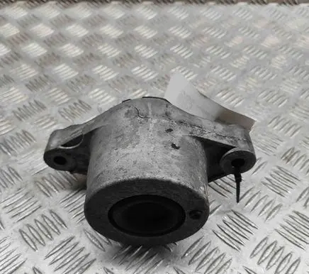 Maserati Quattroporte Engine mount bracket 06700048700 670004870