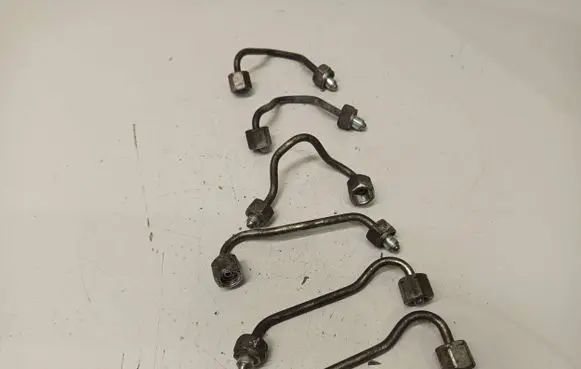 BMW X5 E70 Fuel injector supply line/pipe 
