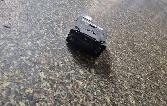 Nissan Primastar Light switch 8200022569