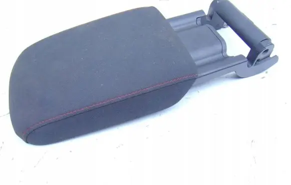 Volkswagen Polo VI Armrest 