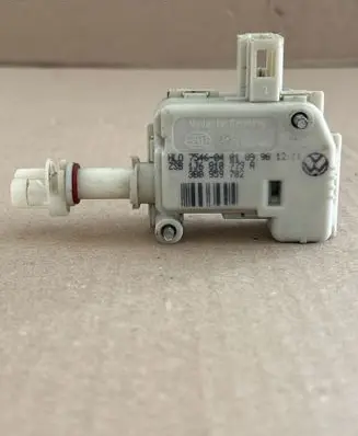 Volkswagen Golf IV Central locking motor 1J6810773A 3B0959782