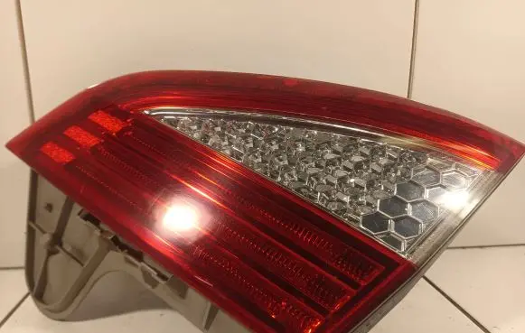 Ford Mondeo MK IV Tailgate rear/tail lights 7s7113a602