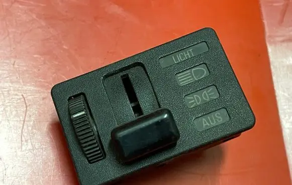 BMW 5 E28 Light switch 1369941