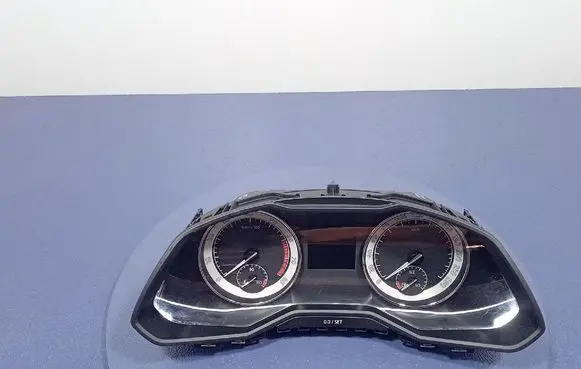 Skoda Superb B5 (3U) Speedometer (instrument cluster) 3V0920750E