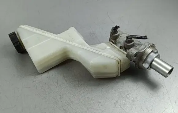 Mitsubishi Outlander IV Master brake cylinder 856405