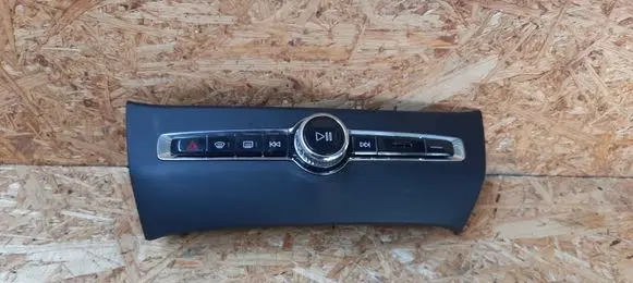 Head unit multimedia control
