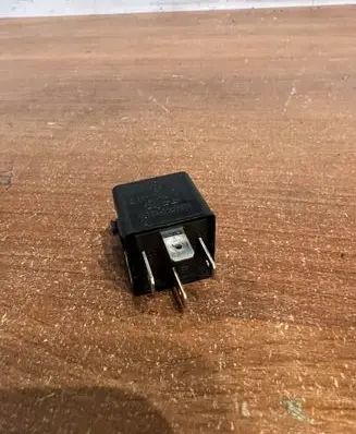 Volkswagen PASSAT B5 Other relay 951253A D1068