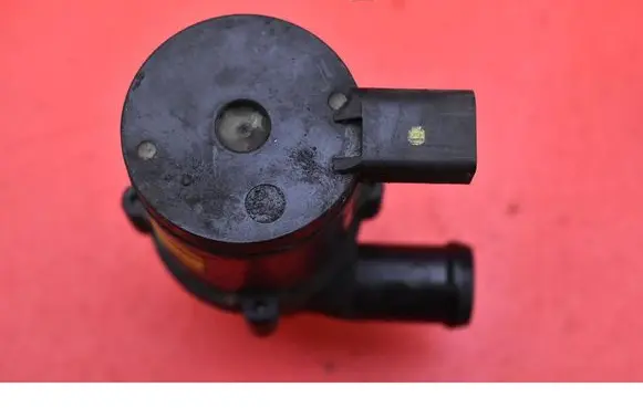 Audi Q7 4L Water pump 7L0965561L