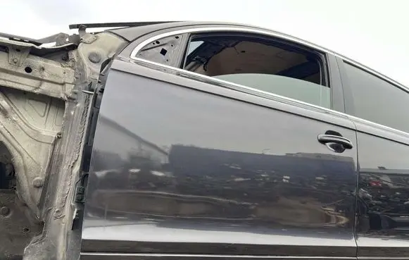 Audi Q7 4L Front door MMAUTKO23336