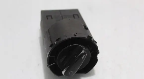 Volkswagen Golf IV Light switch 1C0941531