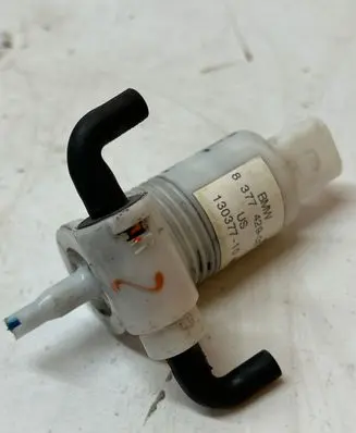 Mini Cooper Hatch Hardtop Windscreen/windshield washer pump 8377429 13037710