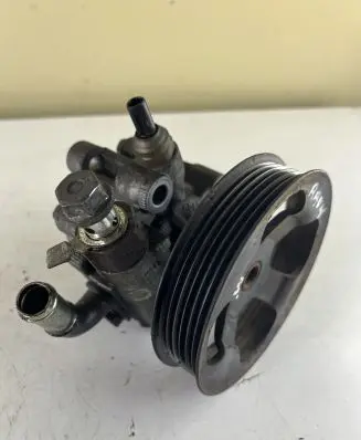 Toyota RAV 4 (XA20) Power steering pump