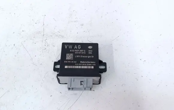 Audi Q7 4L Light module LCM 8X0907357C