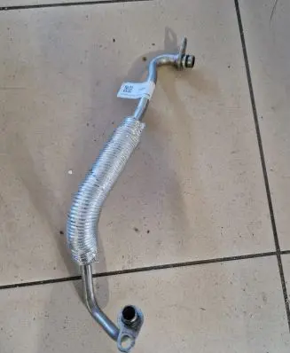 BMW 2 F46 Oil fill pipe 8629962 0224