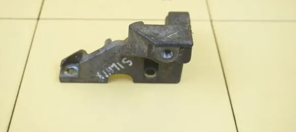 Mitsubishi Outlander Engine mounting bracket 7813A287 4B11