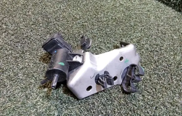 Renault Master III Turbo solenoid valve 8200762162 39737R 109132