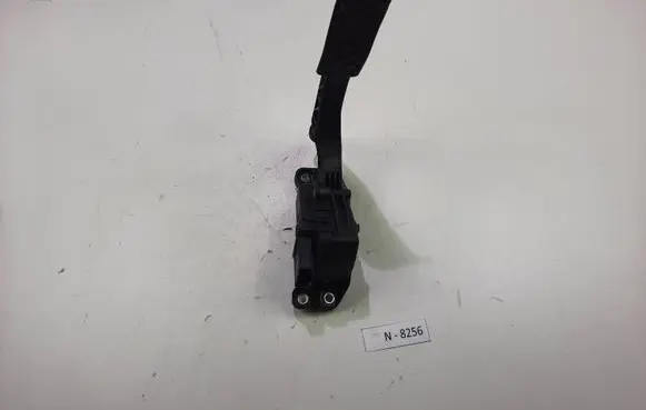 Audi A6 S6 C6 4F Accelerator throttle pedal 4F1723523B