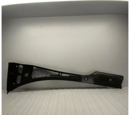 BMW 5 E34 Windshield trim 1946125