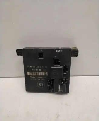 Mercedes-Benz E W211 Door control unit/module 2118704026 00006805 SW4404