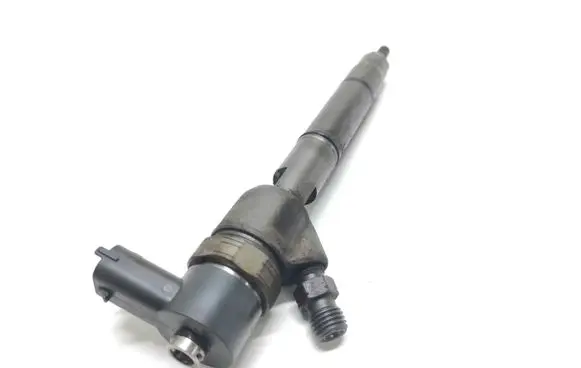 Hyundai i40 Fuel injector 338002A800 0445110411 67705E6