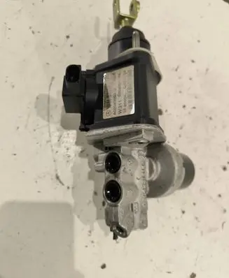 Mercedes-Benz E W211 Master brake cylinder A0004300312 Q160134 0204024105