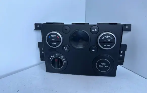Suzuki Grand Vitara II Climate control unit 3951076K0