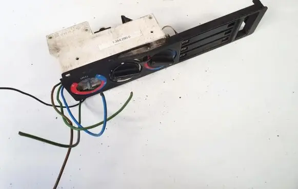 BMW 5 E34 Climate control unit 13842900 13842959