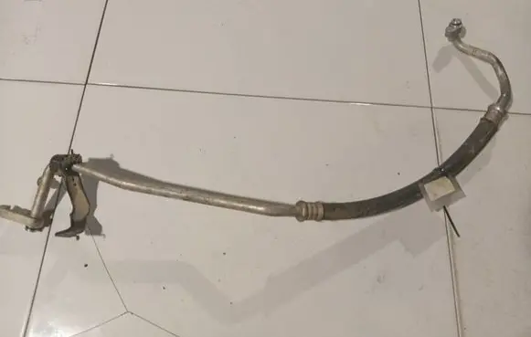 Air conditioning (A/C) pipe/hose