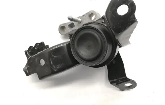 Toyota Yaris Cross Engine mount bracket