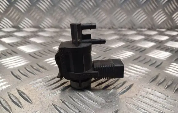 Audi A4 S4 B7 8E 8H Turbo solenoid valve 1J0906283C