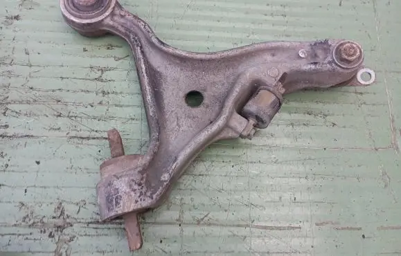 Volvo V70 Front lower control arm/wishbone 9492120 S66200121