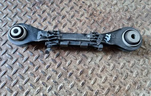 BMW 2 F22 F23 Rear control arm 6792543 6792519