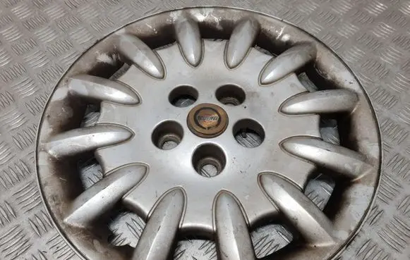 Chrysler Voyager R16 wheel hub/cap/trim 4743065A