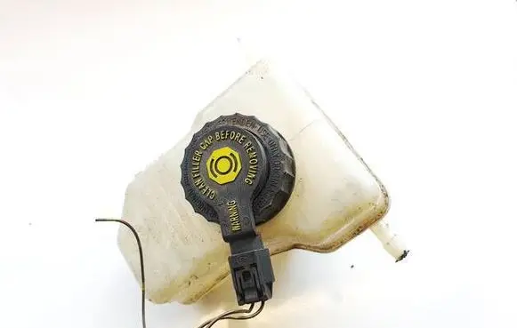 Brake fluid reservoir