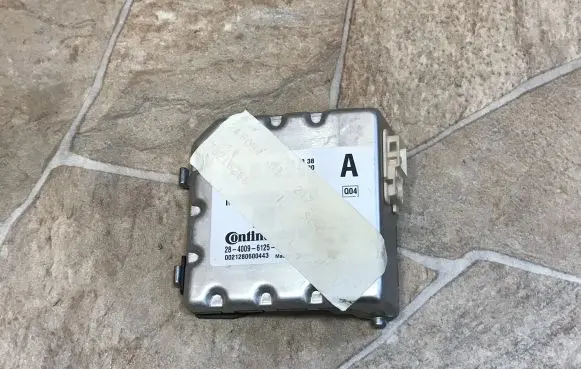 Windshield/windscreen camera