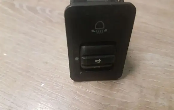 Mitsubishi Pajero Sport I Headlight level height control switch