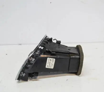 Audi Q3 8U Dashboard air vent grill cover trim 8U2820902D