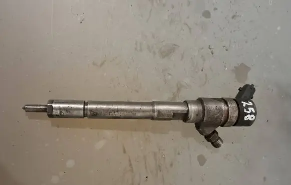 Fiat Grande Punto Fuel injector 0445110258