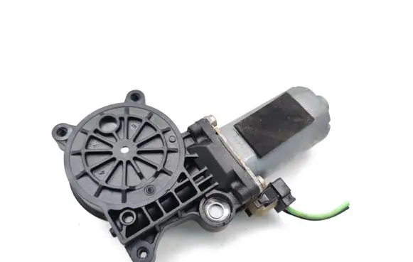 Chrysler Crossfire Front door window regulator motor 0130821797