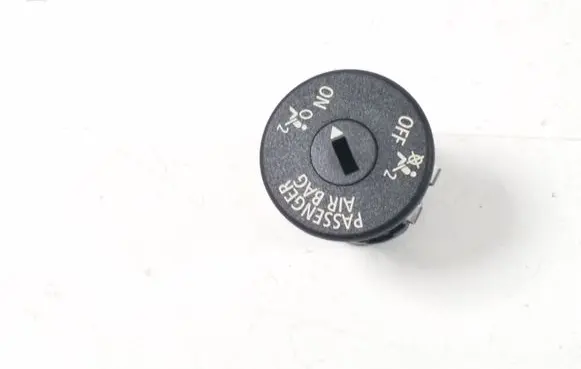 Passenger airbag on/off switch