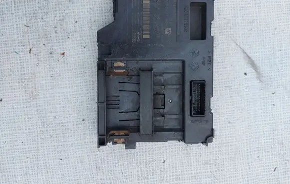 Renault Trafic III (X82) Ignition key card reader 285906872R