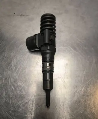 Audi A4 S4 B7 8E 8H Fuel injector 03G130073G