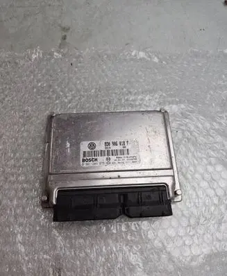 Volkswagen PASSAT B5 Engine control unit/module 8D0906018F 26SA5708 0261204875